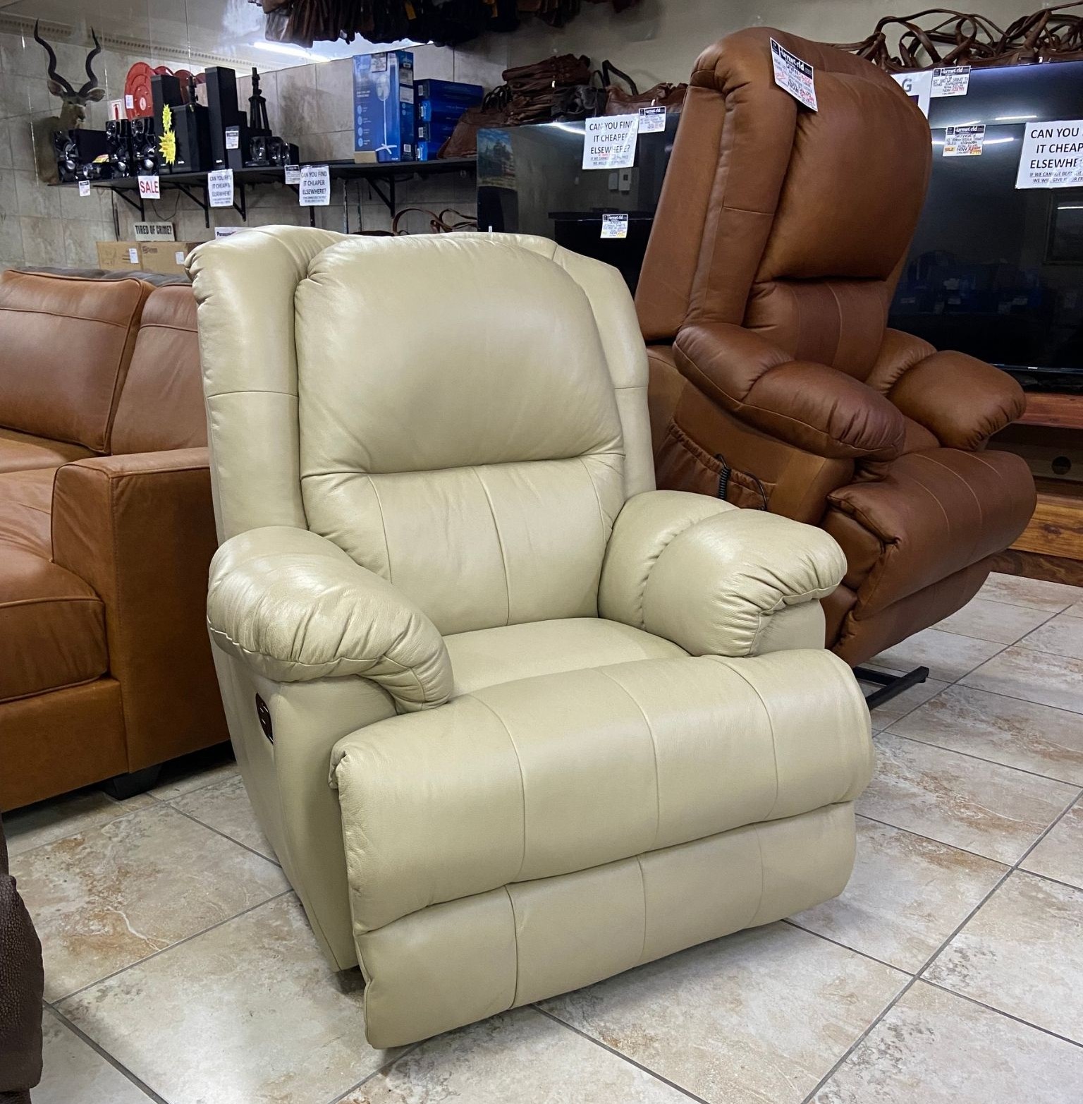 Divan Beige Leather Recliner Chair Side View